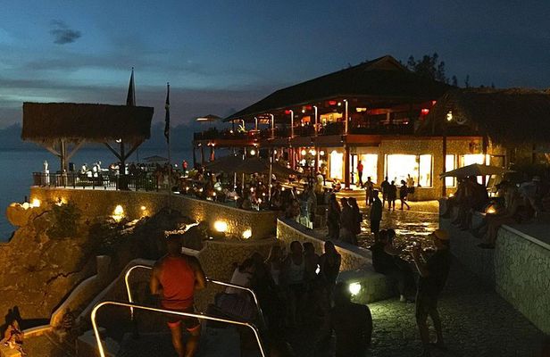 Rick's Café and Seven Mile Beach Private Tour 