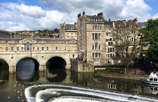 Walking Tour of Bath with Blue Badge Tourist Guide