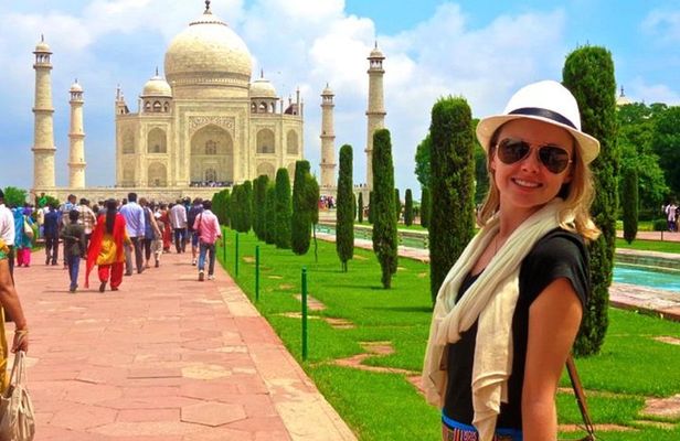 Taj Mahal Tour From Delhi