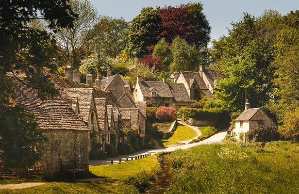 Oxford and Traditional Cotswolds Villages Small-Group Day Tour from London