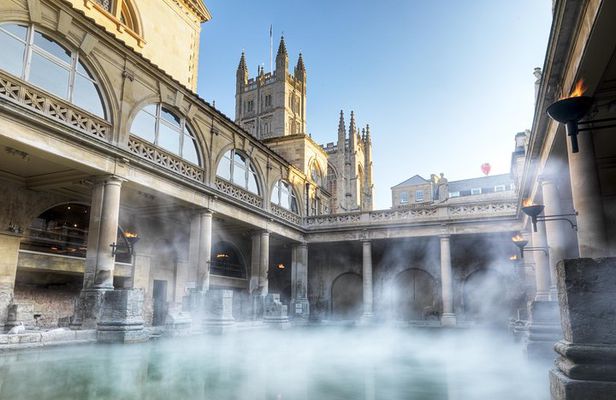 Roman Baths Entry and Walking Tour with Blue Badge Tour Guide