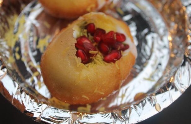 Full day Taj Mahal tour with Street Food walk