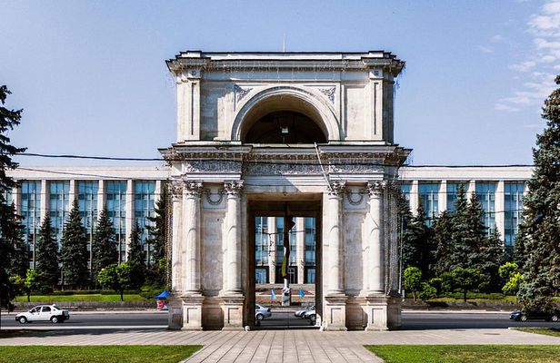 Chisinau City Tour - Cricova Winery