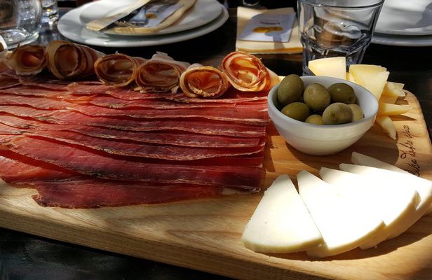 Sibenik Private Combined Food & Drink and Historical Tour
