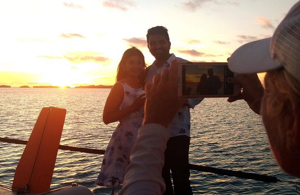 LUXURY Catamaran Bora Bora : The Sunset Escape