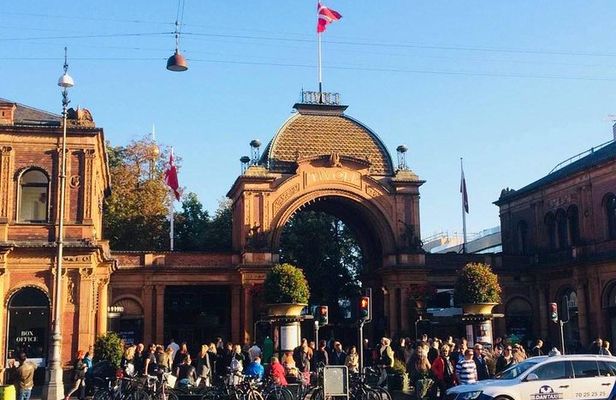 Walking tour - Copenhagen Old Town & Tivoli Park included