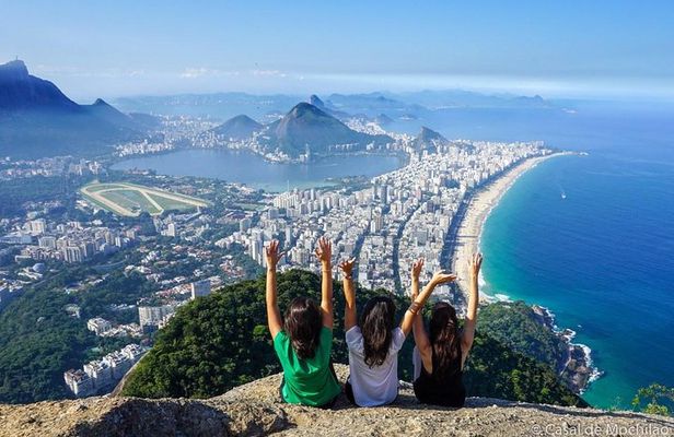 Morro Dois Irmãos Hike & Vidigal Favela Tour with Transfer