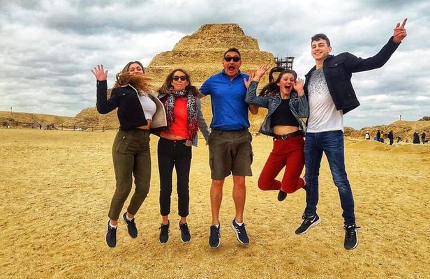 Giza pyramids, Sakkara and Memphis private tour