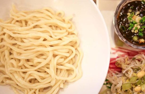 Beijing Hutong Walking Food and Beer Tour at Hidden Restaurants