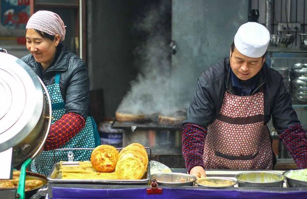 Xi'an Morning Food & Market Tour by TukTuk