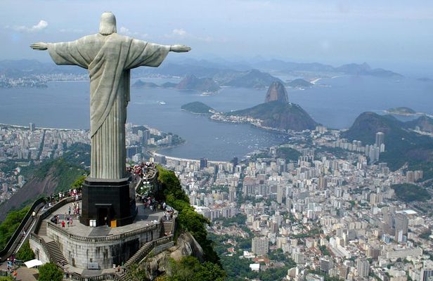 Skip The Line to Christ Redeemer By Train with Maracanã Stadium