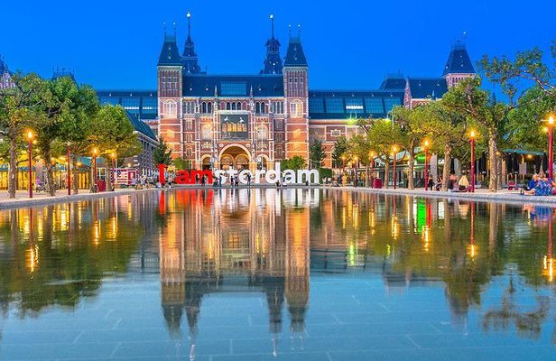 Amsterdam Introduction Tour with a Private Guide
