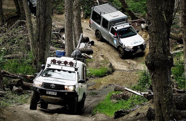 Full-Day Lakes Off-Road 4x4 Experience + Argentine Lunch