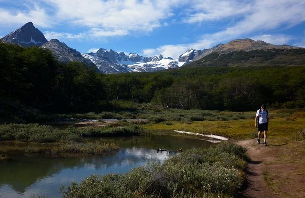 Private Hiking tour to Esmeralda Lagoon and the lakes region