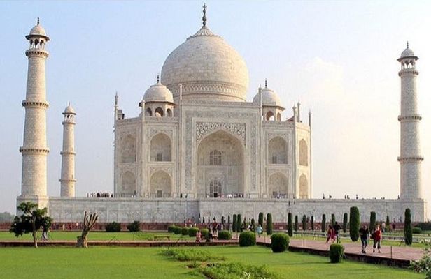 Agra: Taj Mahal Experience with Guide, Entry & Tuk-Tuk Options