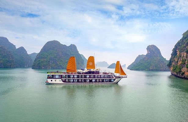 Peony Cruise Luxury Cruise in Halong Bay & Lan Ha Bay (2D1N)