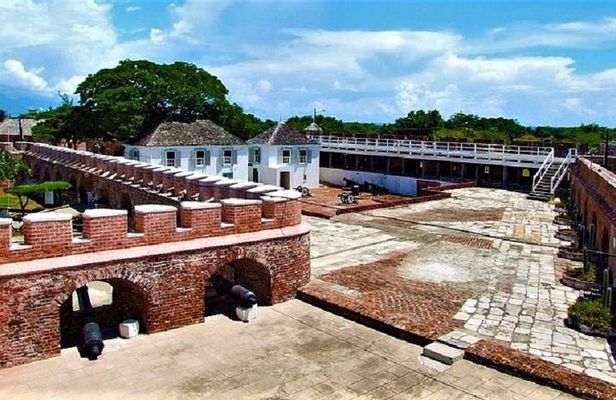 Port Royal Heritage & Sightseeing Tour from Kingston