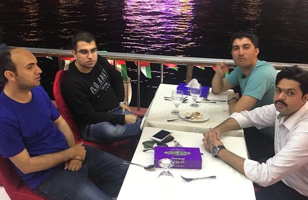 Dubai Marina Luxury Dinner Cruise with Buffet, Live Entertainment