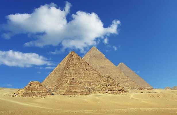PRIVATE Half day tour to the Pyramids of Giza with Horse or Camel Riding