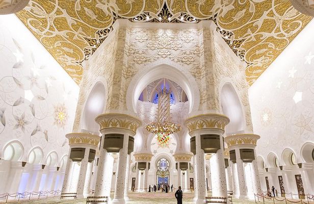 From Dubai: Abu Dhabi Full-Day Trip with Louvre & Grand Mosque
