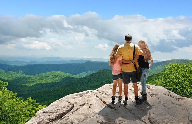 Waterfalls and Blue Ridge Parkway Hiking Tour with Expert Naturalist