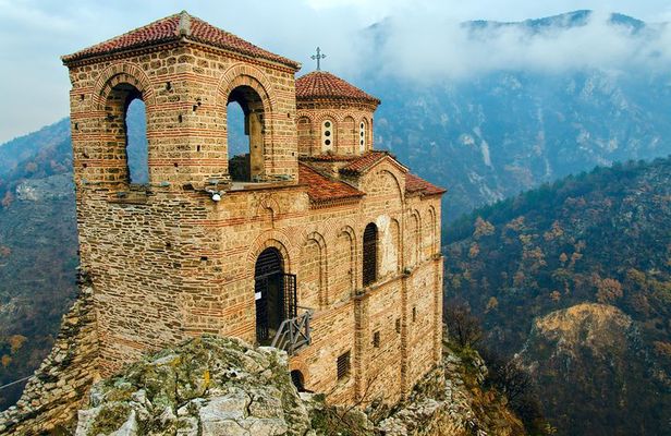 Day Tour from PLOVDIV: Nature & forgotten village experiences