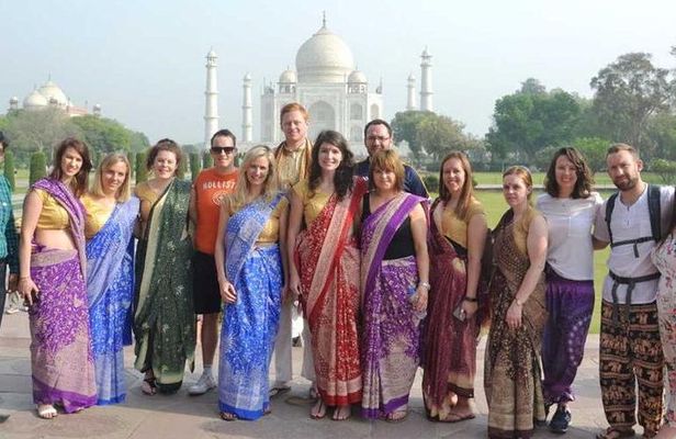 Private Tour : Taj Mahal & Agra Fort in Authentic Indian Dress