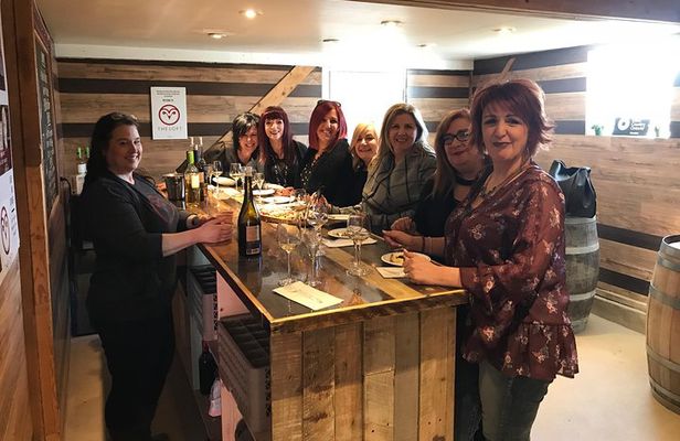 Full-Day Niagara-On-The-Lake Guided Wine and Charcuterie Tour