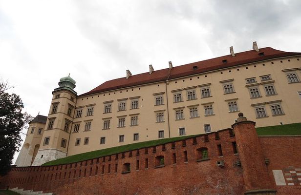 Krakow: Wawel Castle Guided Tour