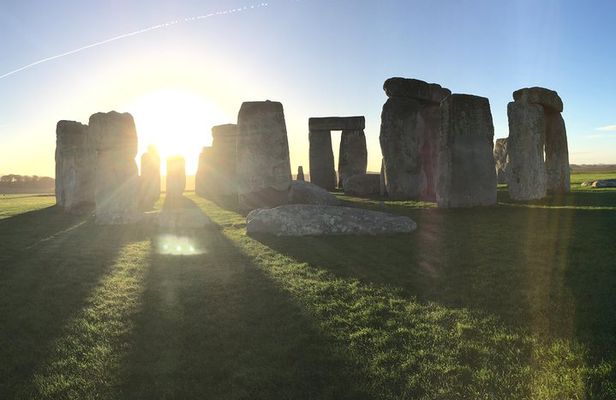 Stonehenge Private Car Tour with Driver Guide