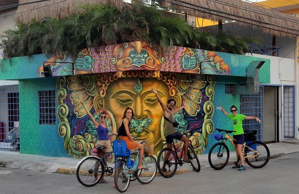 Graffitis & Munchies biketour Playa del Carmen