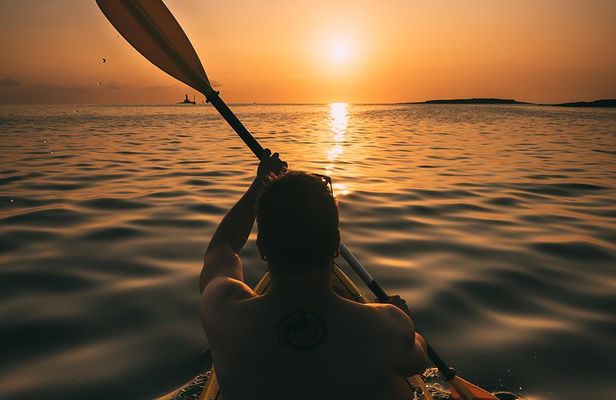 SUNSET WINE TOUR by KAYAK or SUP