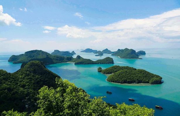 Explore Angthong National Marine Park by Big Boat from Koh Samui