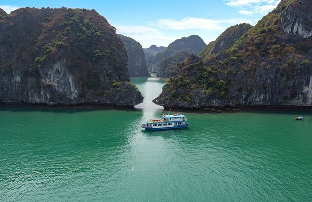 Halong Bay Luxury Day Trip (8Hours)