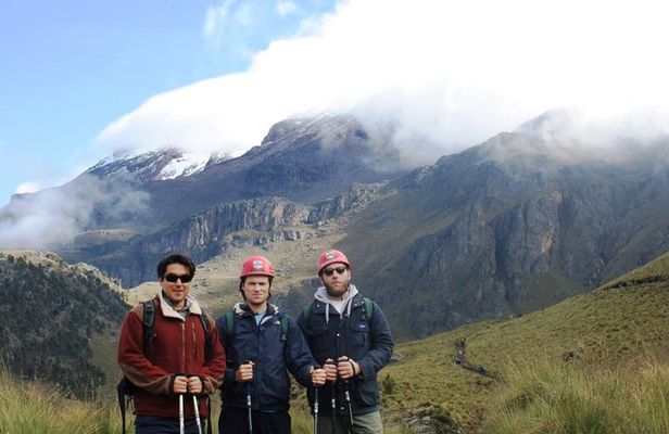 Iztaccihuatl, Refuge of the 100 (4780m)