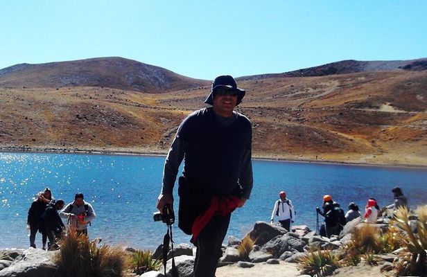 Nevado de Toluca (Walk through the lagoons of the Sun and the Moon)
