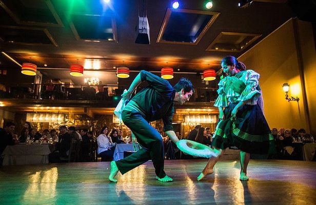 Magic Water Show and dinner at most popular restaurant in Barranco (Dance Show)