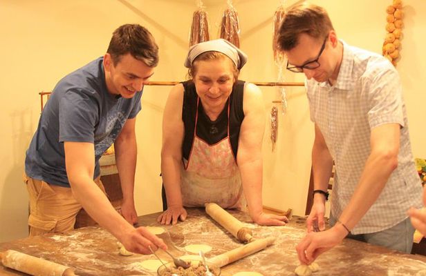 Cook True Ajarian Khachapuri and Khinkali in Highlanders Style