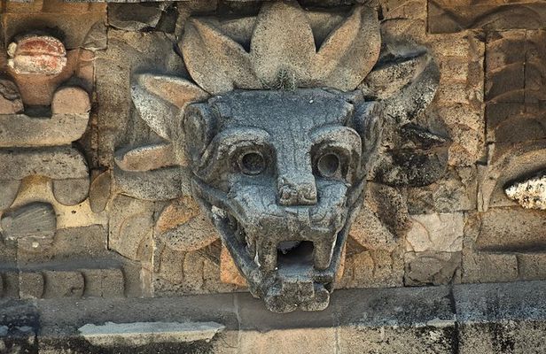 Small Group: Teotihuacan Pyramids and Shrine of Guadalupe from Mexico City