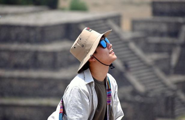 Small Group: Teotihuacan Pyramids and Shrine of Guadalupe with Lunch