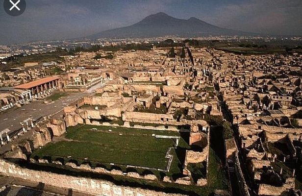 2.00 pm - Pompeii and photos Panoramca di Napoli (Afternoon)