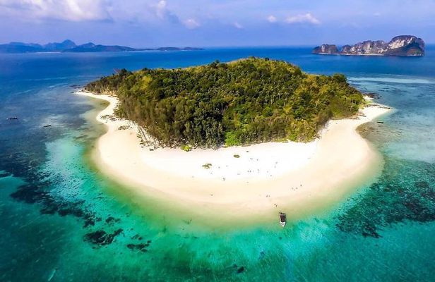 Phi Phi & Bamboo Islands Snorkeling Tour with Lunch by Speedboat