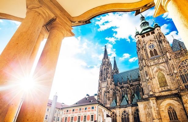 Prague Castle: Brief Introduction & Entrance Ticket