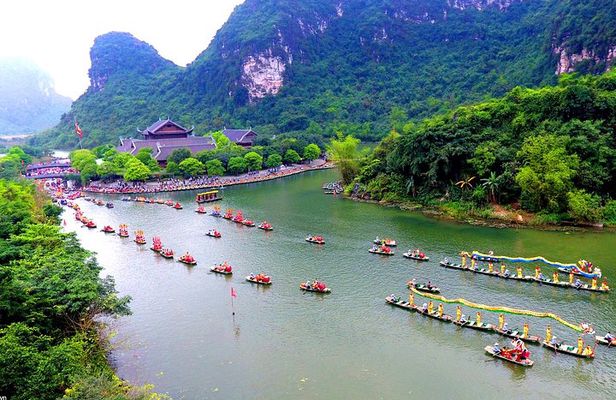 Luxury Trang An - Bai Dinh -Mua Cave/ Limousine Car/ Full service