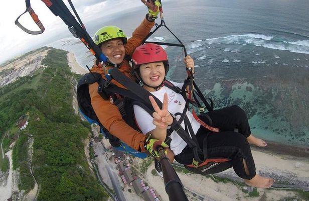 Timbis Paragliding Bali