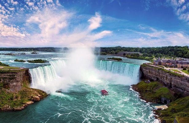 Niagara Falls with Maple & Wine from Toronto. Local Experience