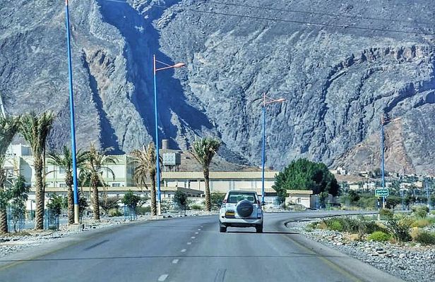 Nizwa and Oman's Grand Canyon: Full-Day Adventure