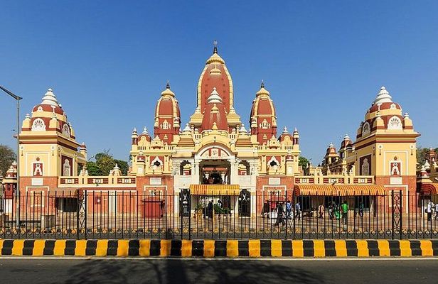 Private city tour of delhi with guide and driver