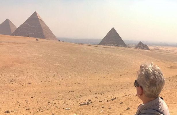 Cairo and Pyramids From Hurghada By Private Vehicle