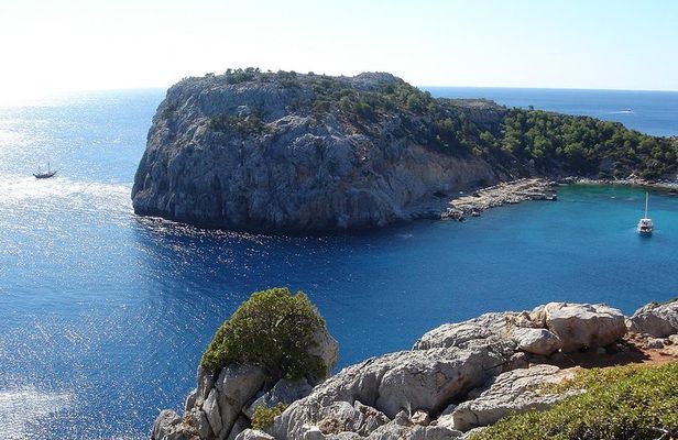 Boat Trip to Anthony Quinn, Kallithea & Traganou Bays